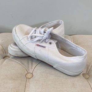 Superga women’s canvas tennis shoes